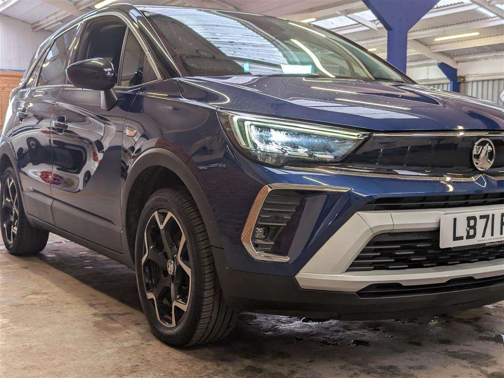 <p>2021 VAUXHALL CROSSLAND ELITE NAV TURBO</p>