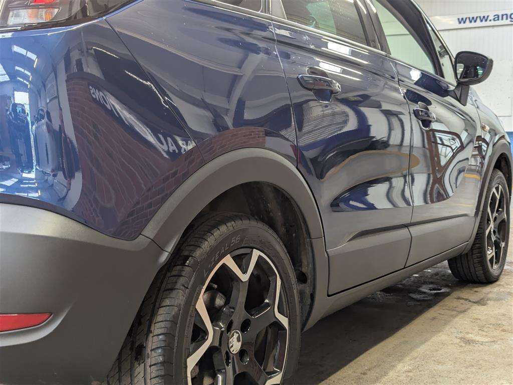 <p>2021 VAUXHALL CROSSLAND ELITE NAV TURBO</p>
