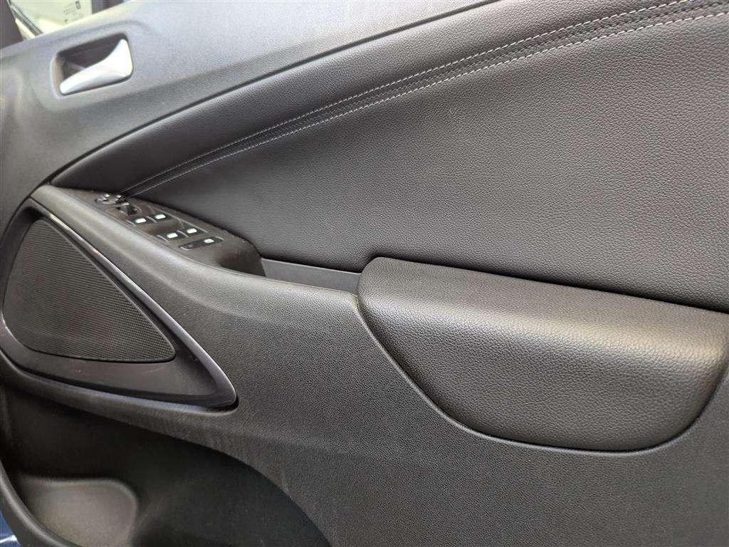 <p>2021 VAUXHALL CROSSLAND ELITE NAV TURBO</p>