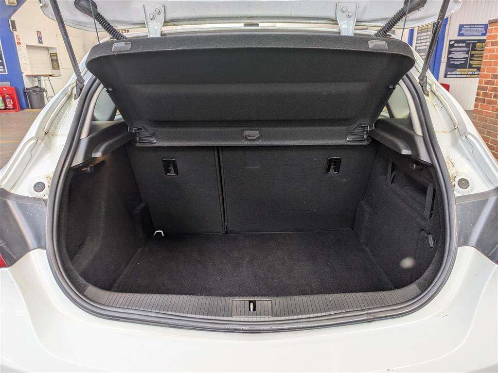 <p>2015 VAUXHALL ASTRA TECH LINE</p>