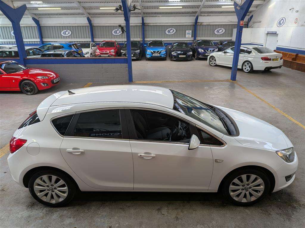 <p>2015 VAUXHALL ASTRA TECH LINE</p>
