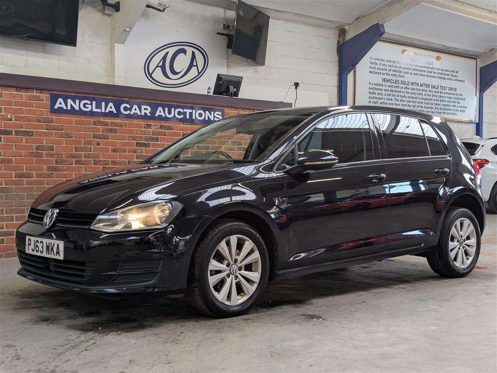 <p>2013 VOLKSWAGEN GOLF SE BLUEMOTION TECH T</p>