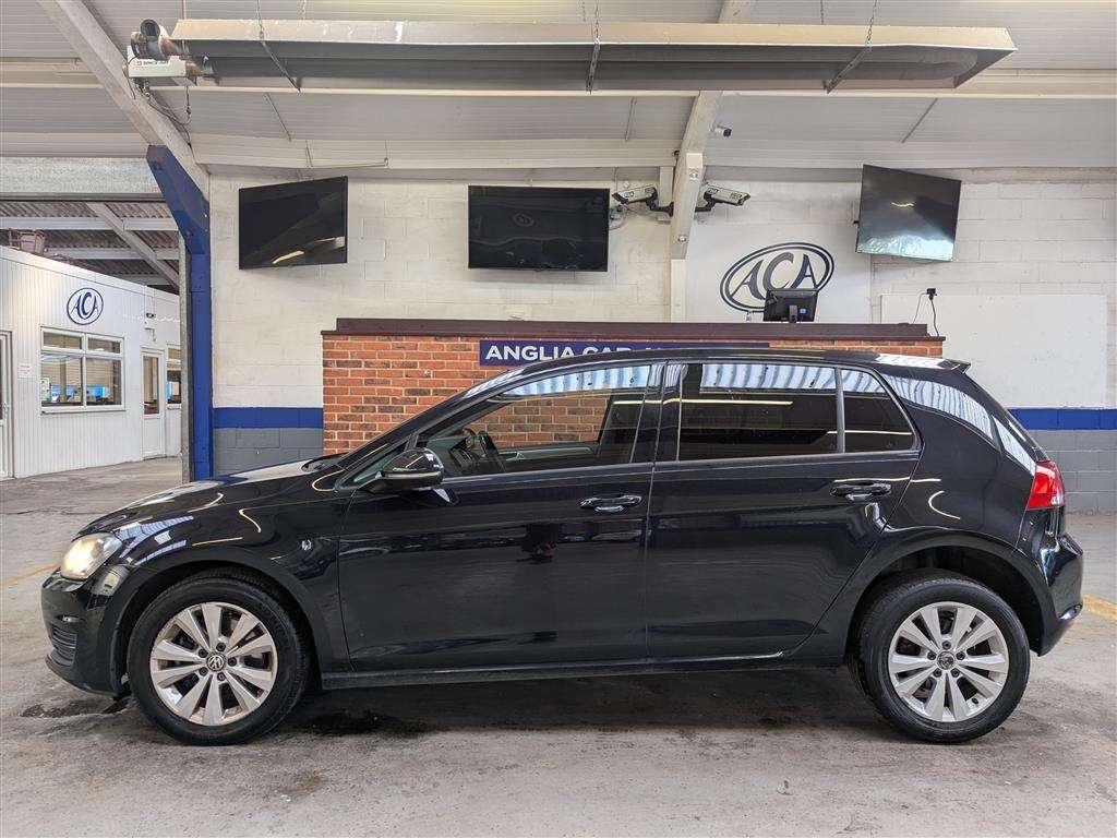 <p>2013 VOLKSWAGEN GOLF SE BLUEMOTION TECH T</p>