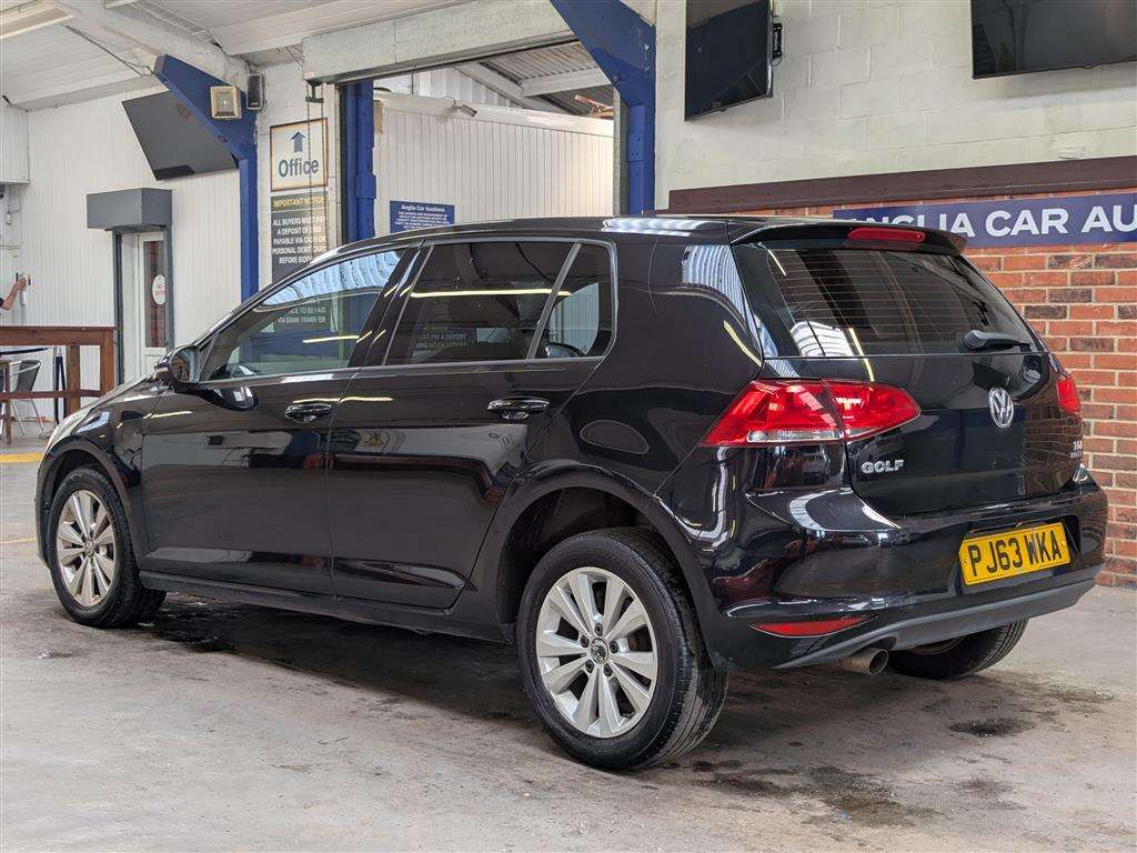 <p>2013 VOLKSWAGEN GOLF SE BLUEMOTION TECH T</p>