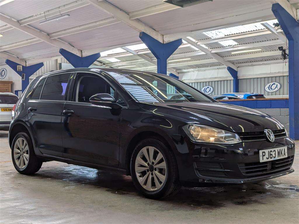 <p>2013 VOLKSWAGEN GOLF SE BLUEMOTION TECH T</p>