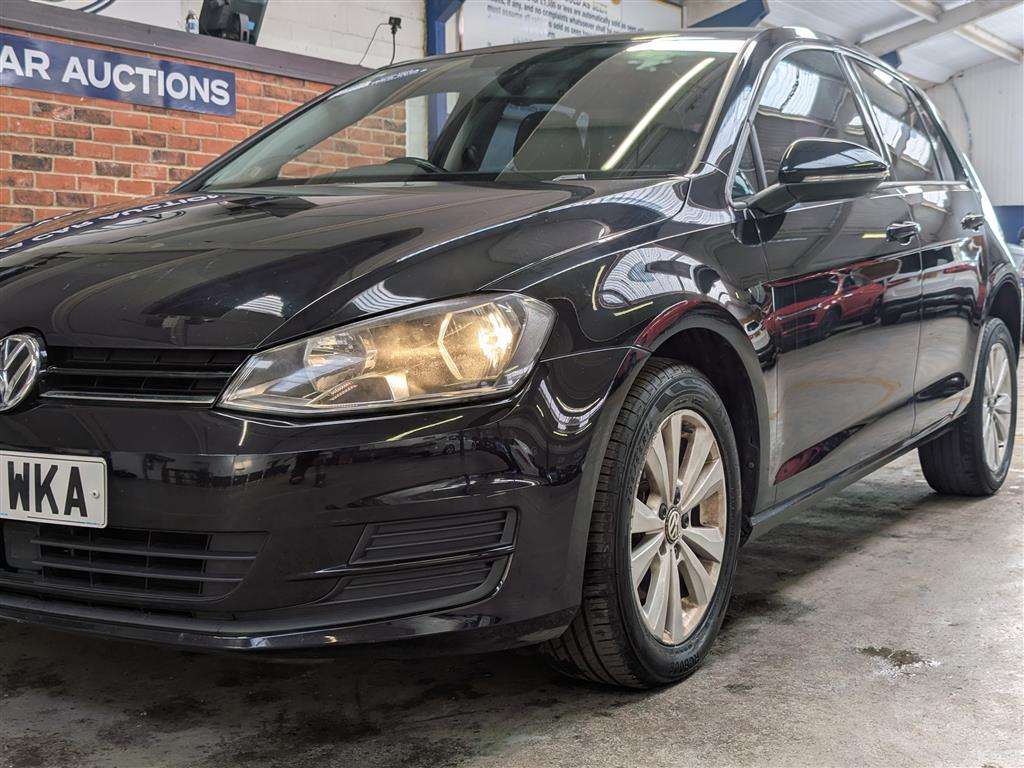 <p>2013 VOLKSWAGEN GOLF SE BLUEMOTION TECH T</p>