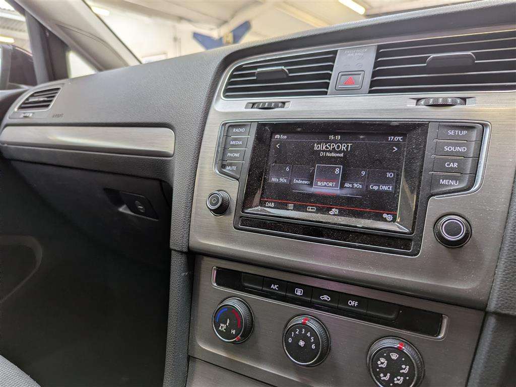 <p>2013 VOLKSWAGEN GOLF SE BLUEMOTION TECH T</p>