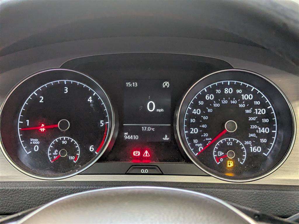 <p>2013 VOLKSWAGEN GOLF SE BLUEMOTION TECH T</p>