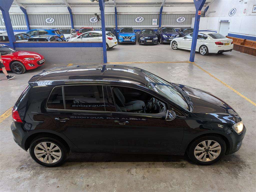 <p>2013 VOLKSWAGEN GOLF SE BLUEMOTION TECH T</p>