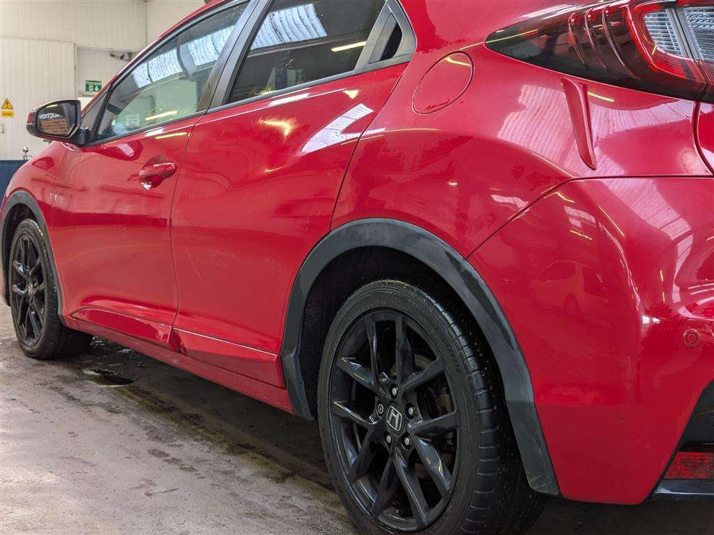 <p>2015 HONDA CIVIC I-DTEC SPORT NAVI</p>