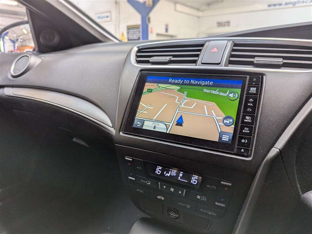 <p>2015 HONDA CIVIC I-DTEC SPORT NAVI</p>