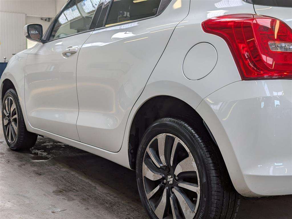 <p>2018 SUZUKI SWIFT SZ5 DUALJET SHVS AL</p>