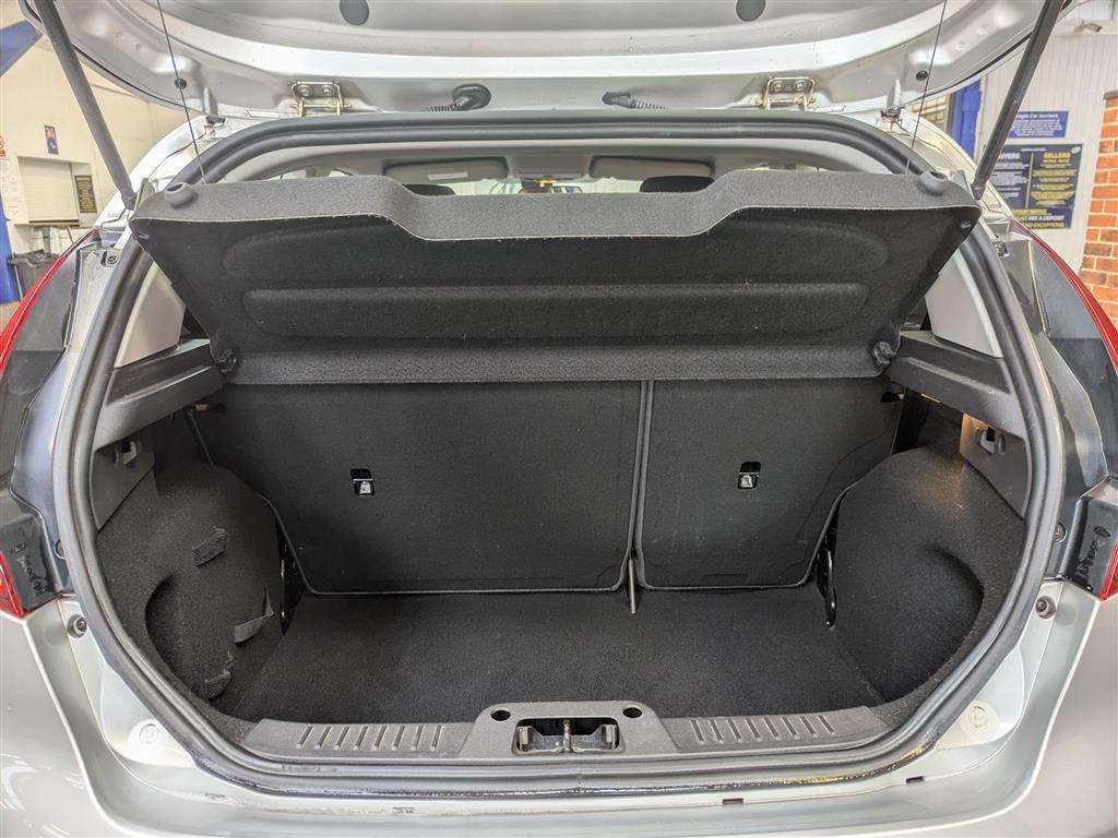 <p>2013 FORD FIESTA ZETEC</p>