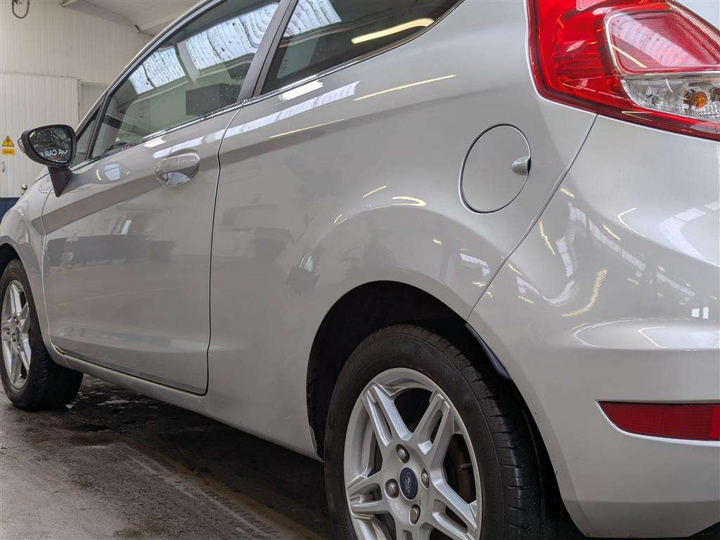<p>2013 FORD FIESTA ZETEC</p>