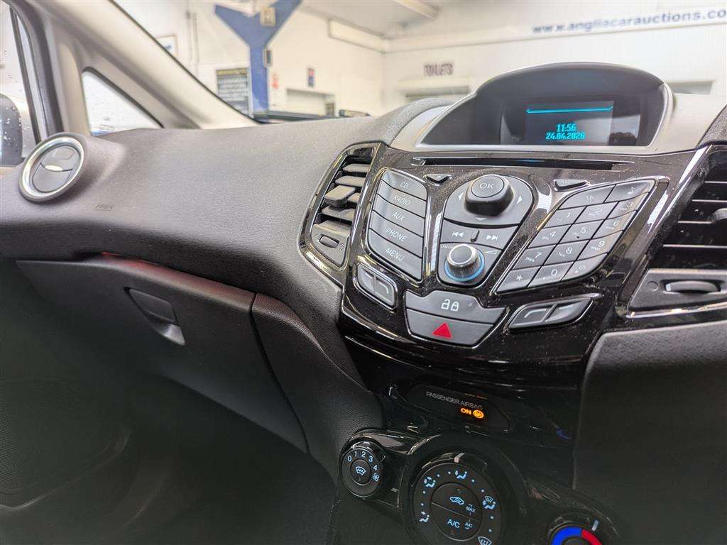 <p>2013 FORD FIESTA ZETEC</p>