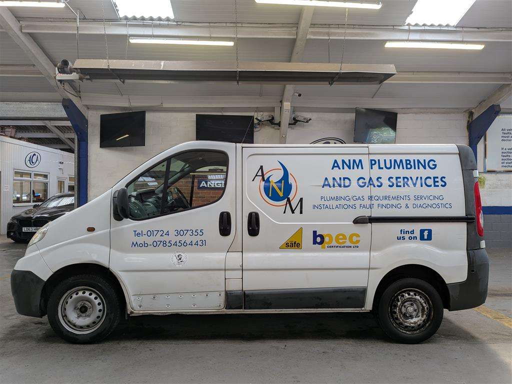 <p>2013 VAUXHALL VIVARO 2700 CDTI 89 SWB</p>