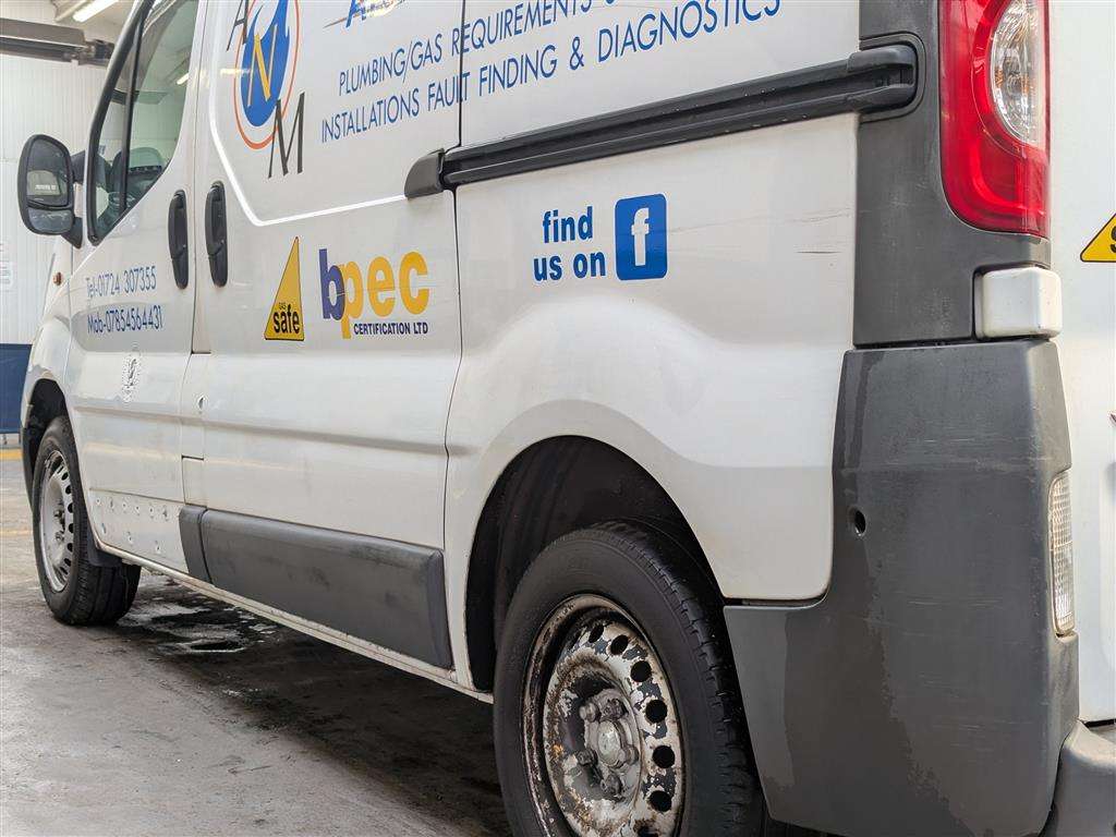 <p>2013 VAUXHALL VIVARO 2700 CDTI 89 SWB</p>