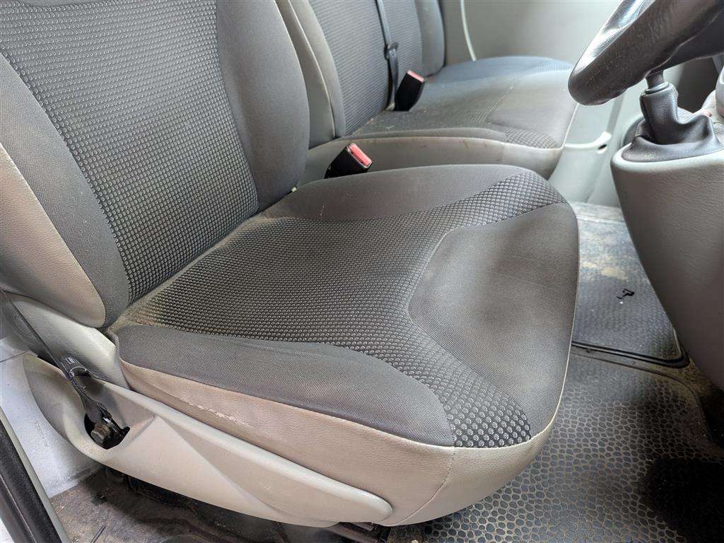 <p>2013 VAUXHALL VIVARO 2700 CDTI 89 SWB</p>