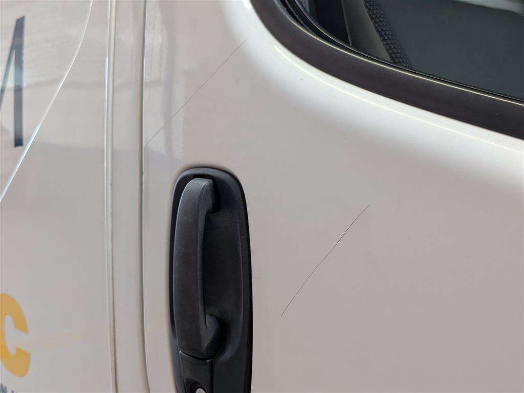 <p>2013 VAUXHALL VIVARO 2700 CDTI 89 SWB</p>