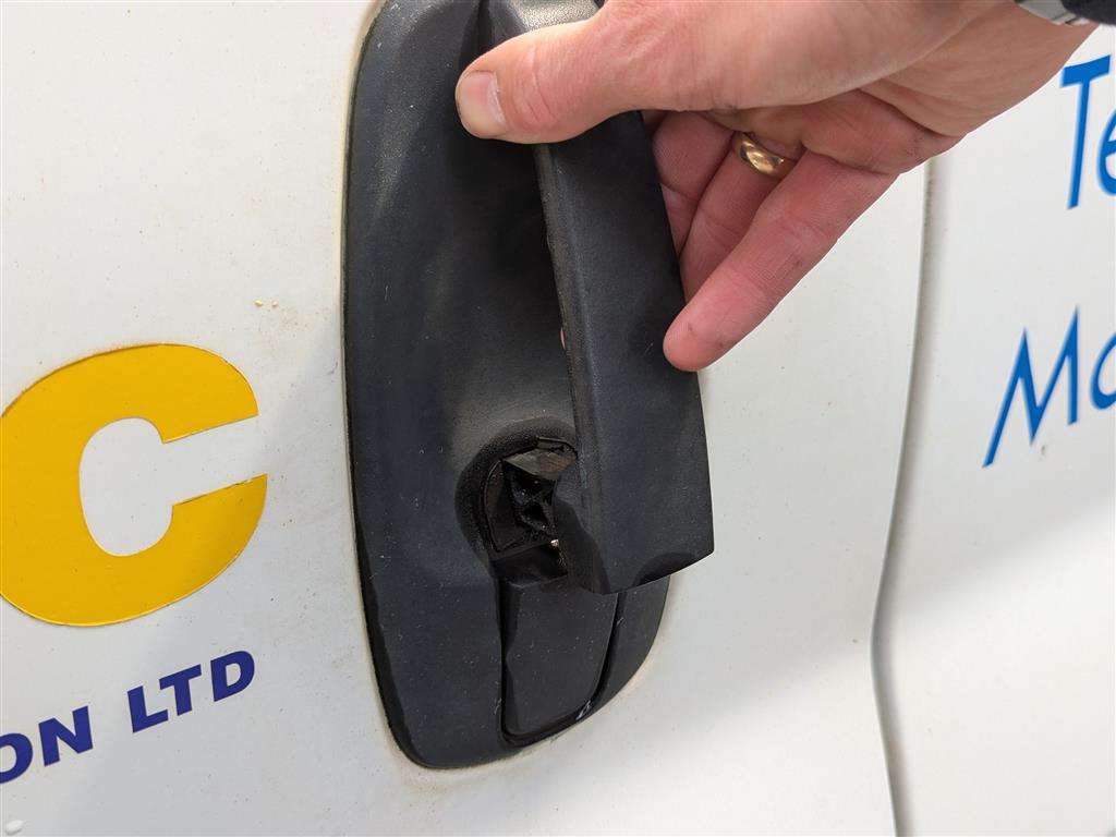 <p>2013 VAUXHALL VIVARO 2700 CDTI 89 SWB</p>