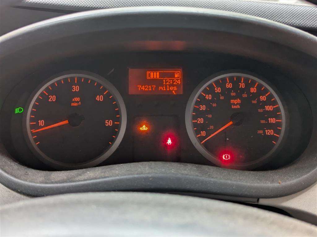 <p>2013 VAUXHALL VIVARO 2700 CDTI 89 SWB</p>