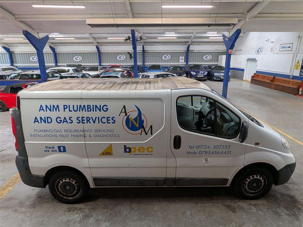 <p>2013 VAUXHALL VIVARO 2700 CDTI 89 SWB</p>