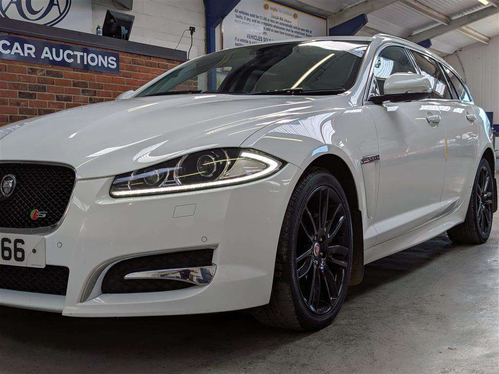 <p>2013 JAGUAR XF S PORTFOL SPORTBRAKE V</p>