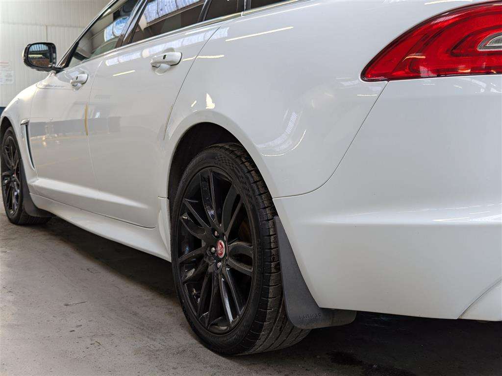 <p>2013 JAGUAR XF S PORTFOL SPORTBRAKE V</p>