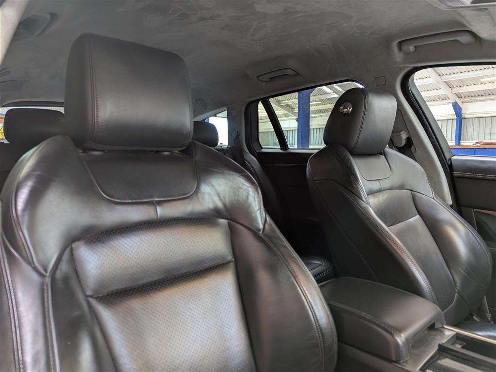 <p>2013 JAGUAR XF S PORTFOL SPORTBRAKE V</p>