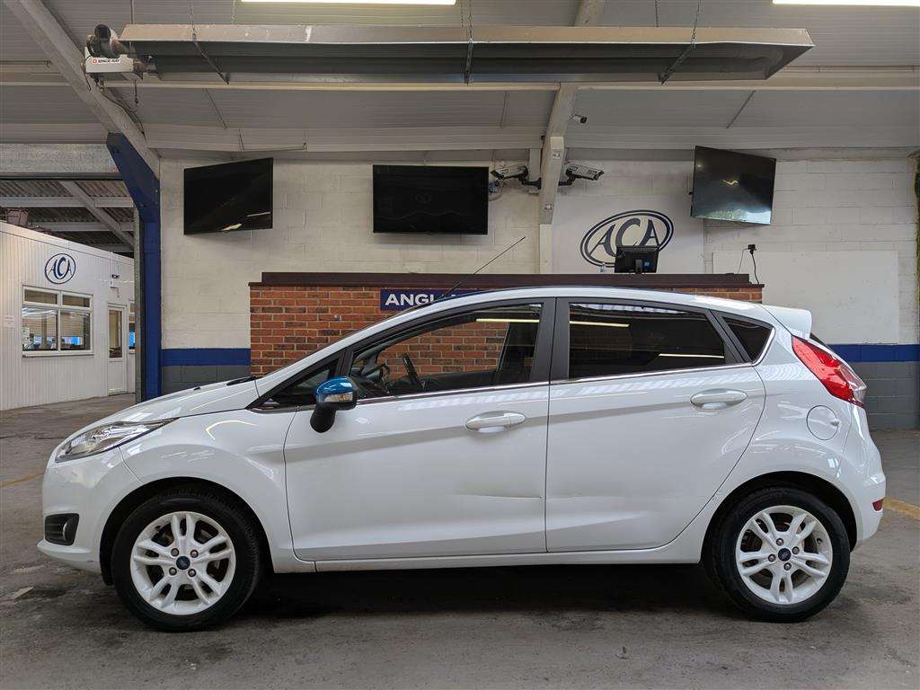 <p>2017 FORD FIESTA ZETEC WHITE EDIT S</p>