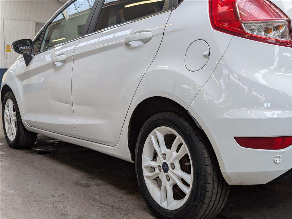 <p>2017 FORD FIESTA ZETEC WHITE EDIT S</p>