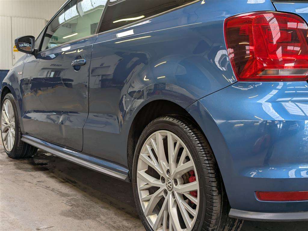 <p>2016 VOLKSWAGEN POLO GTI</p>