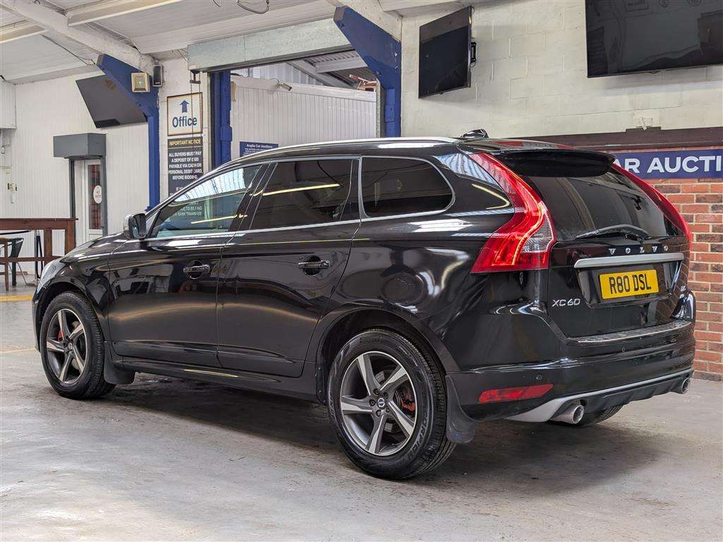 <p>2016 VOLVO XC60 R-DESIGN LUX NAV D5</p>