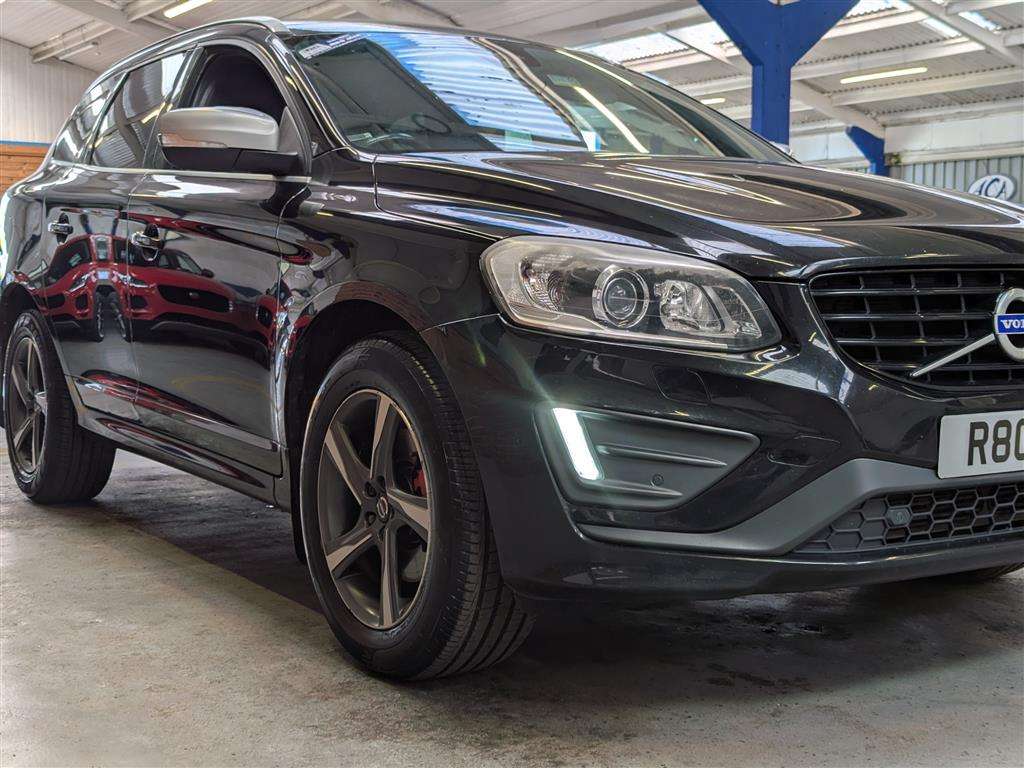 <p>2016 VOLVO XC60 R-DESIGN LUX NAV D5</p>