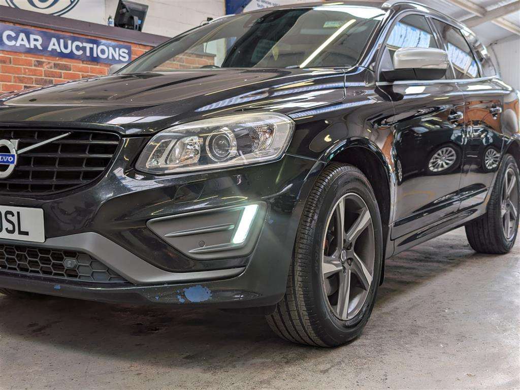 <p>2016 VOLVO XC60 R-DESIGN LUX NAV D5</p>
