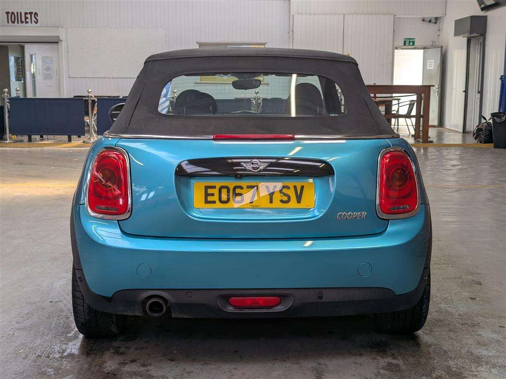 <p>2017 MINI COOPER</p>