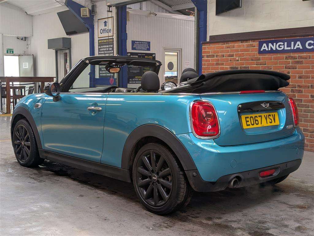 <p>2017 MINI COOPER</p>