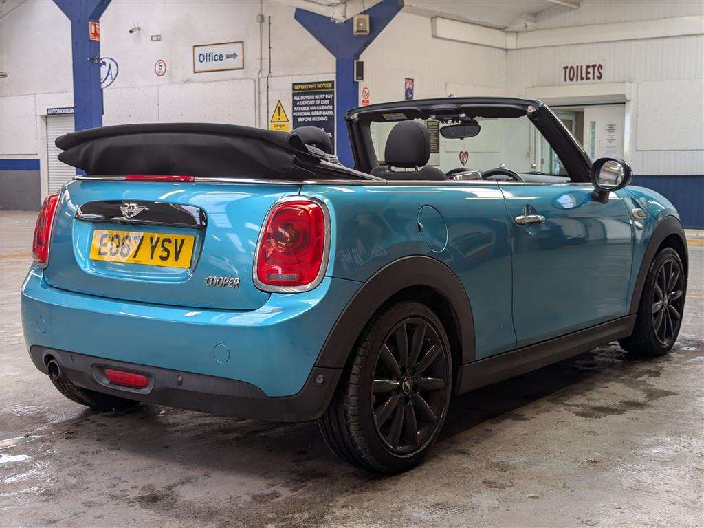 <p>2017 MINI COOPER</p>