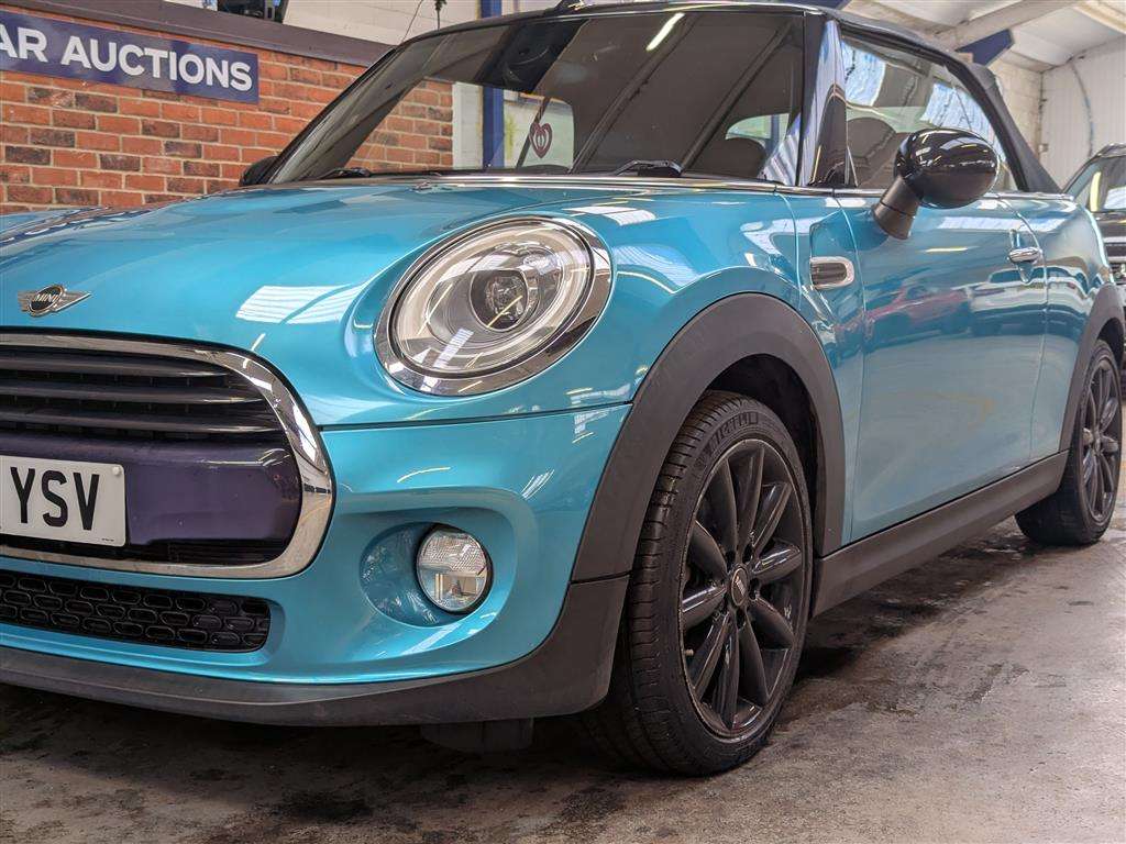 <p>2017 MINI COOPER</p>