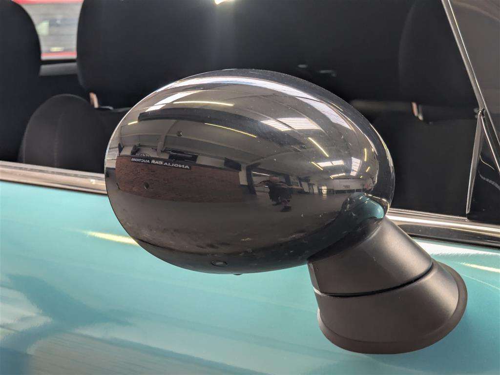 <p>2017 MINI COOPER</p>
