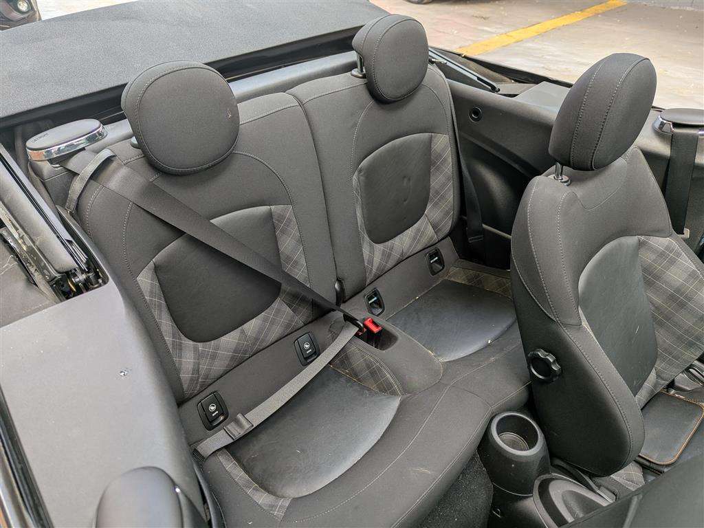 <p>2017 MINI COOPER</p>