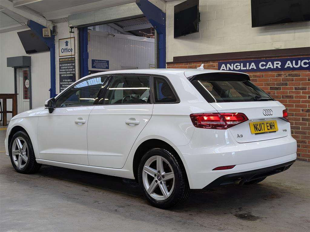 <p>2017 AUDI A3 SE TFSI</p>