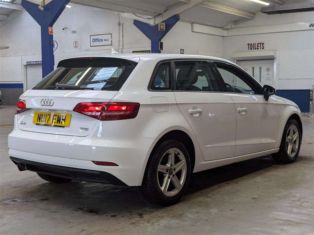 <p>2017 AUDI A3 SE TFSI</p>