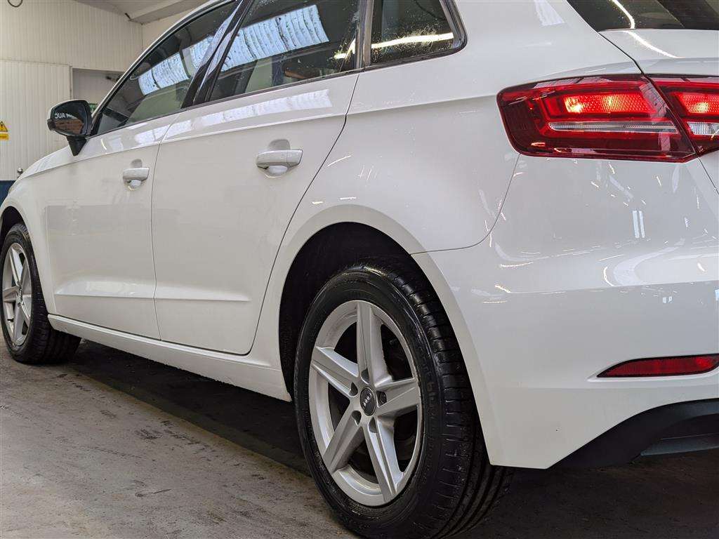 <p>2017 AUDI A3 SE TFSI</p>