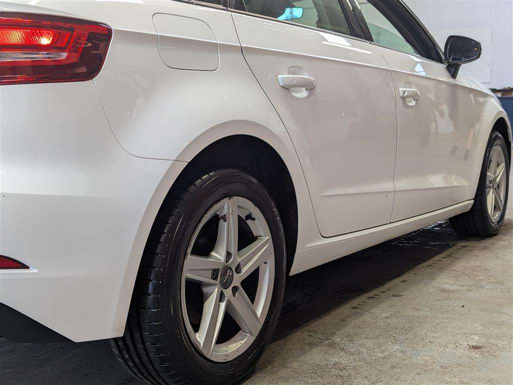 <p>2017 AUDI A3 SE TFSI</p>
