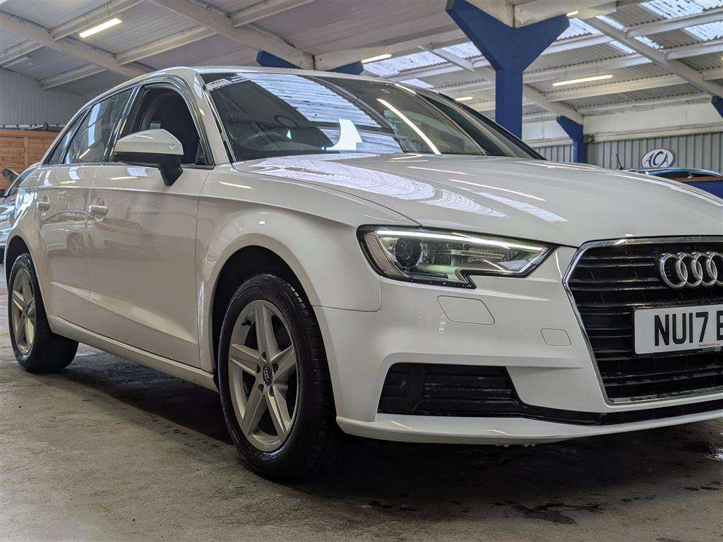 <p>2017 AUDI A3 SE TFSI</p>