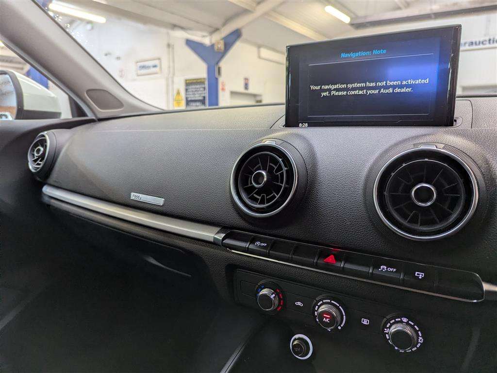 <p>2017 AUDI A3 SE TFSI</p>