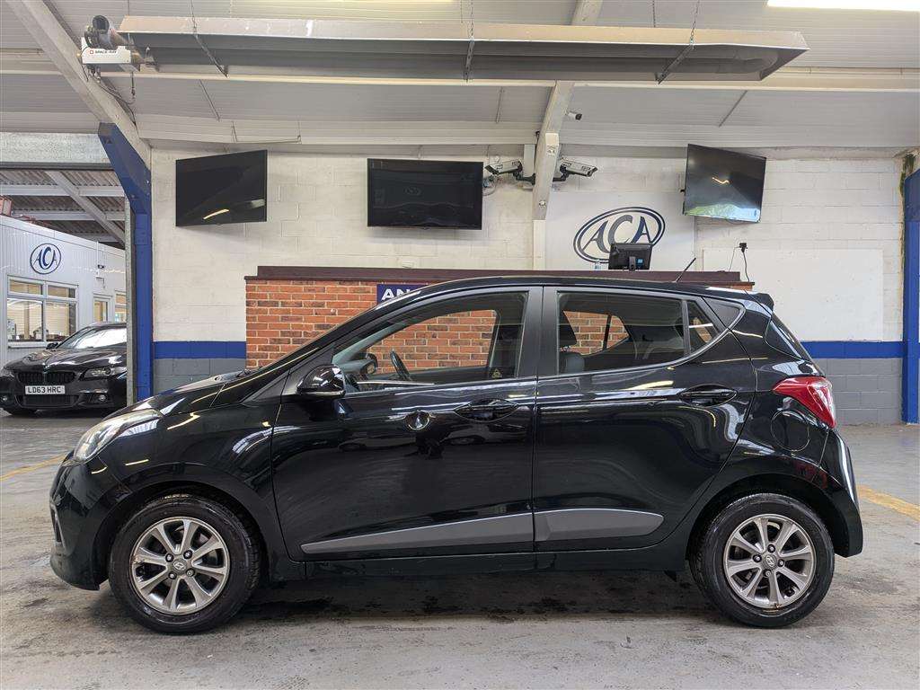 <p>2015 HYUNDAI I10 PREMIUM</p>