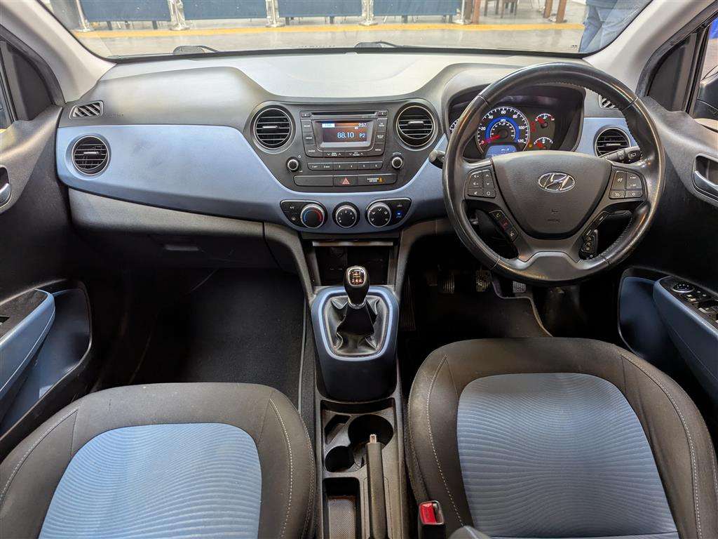 <p>2015 HYUNDAI I10 PREMIUM</p>