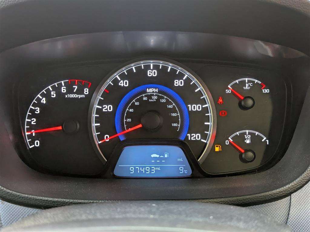 <p>2015 HYUNDAI I10 PREMIUM</p>